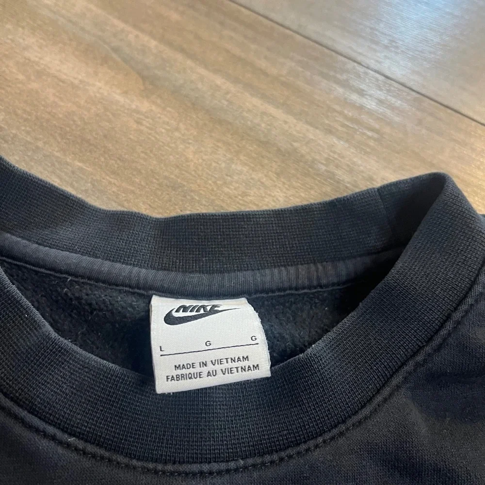 Nike Sportswear Club‎ Fleece Crewneck Sweatshirt Black Logo Graphic Size L